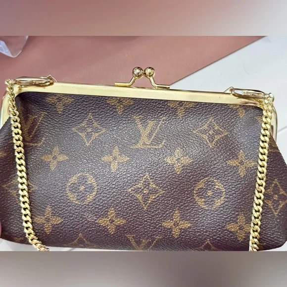 SOLD Vintage Louis Vuitton Kisslock Purse w COA - Picture 9 of 13